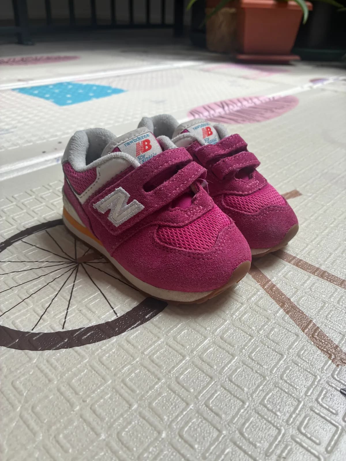Deportivas New Balance bebé talla 22,5 (12,5 cm)